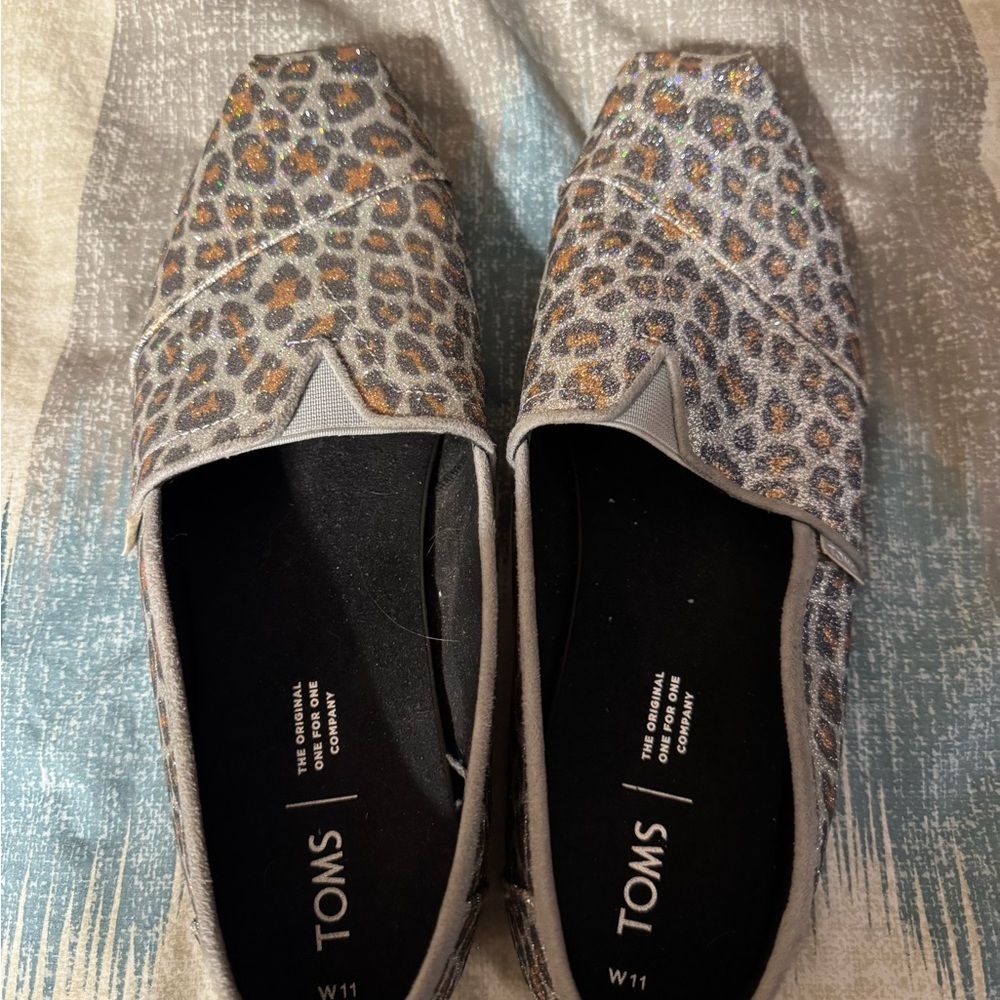TOMS Gray Flats with Comfort and Style